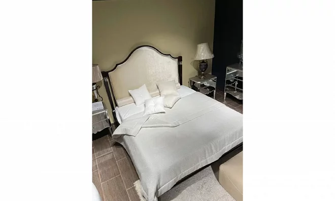 Комплект на кровать FRATELLI BARI (покрывало 265*250 + 2 подушки 50*50 + простыня на резинке 180*200 + 2 подушки 50*80 + 2 подушки 45*45) комплект на кровать FRATELLI BARI